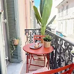 Beach & Palais - 2 Min Away, Balcony